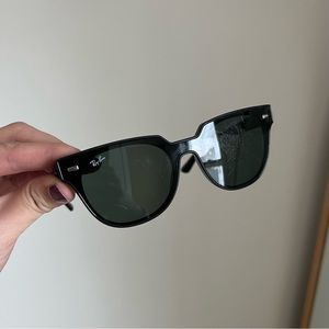Black Ray Ban sunglasses